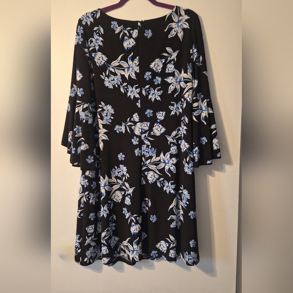 Ralph Lauren Black and Blue Floral Dress - Picture 11 of 11